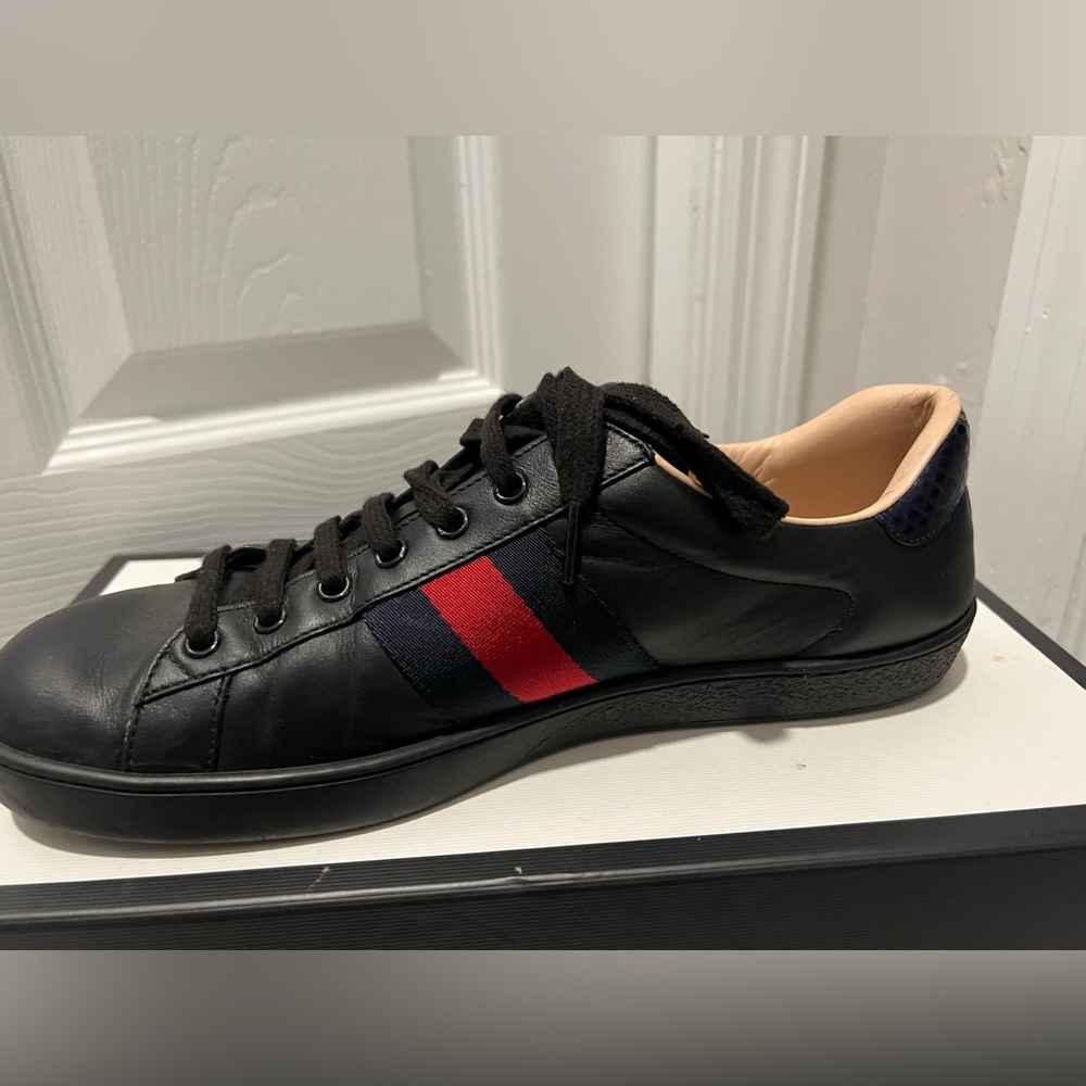 Gucci Men's Ace embroidered sneaker with box/dust bags
